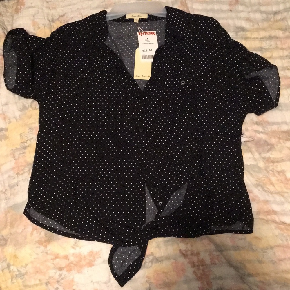 Black short sleeve top